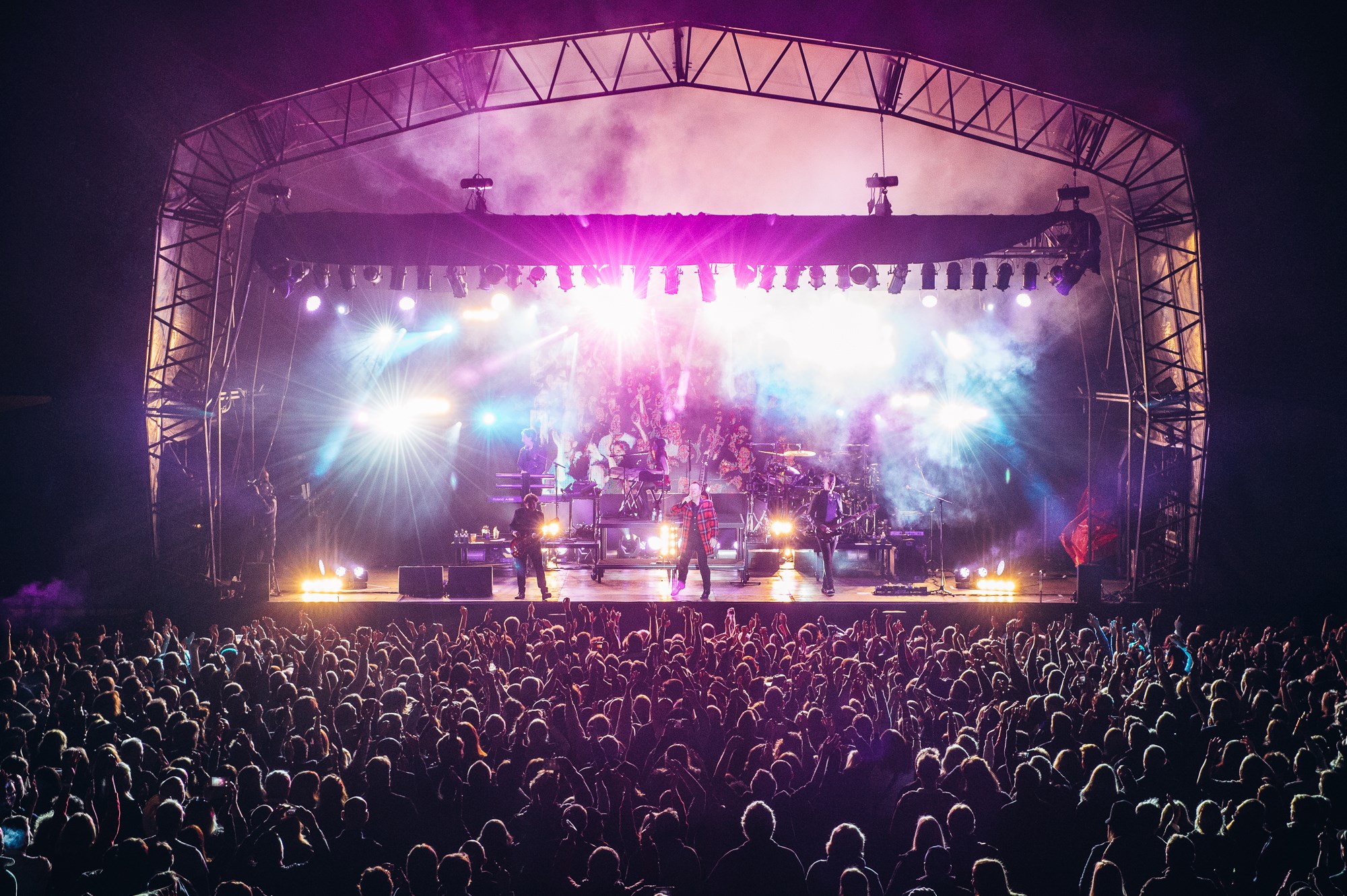 Simple Minds Crowd Shot.jpg (1)