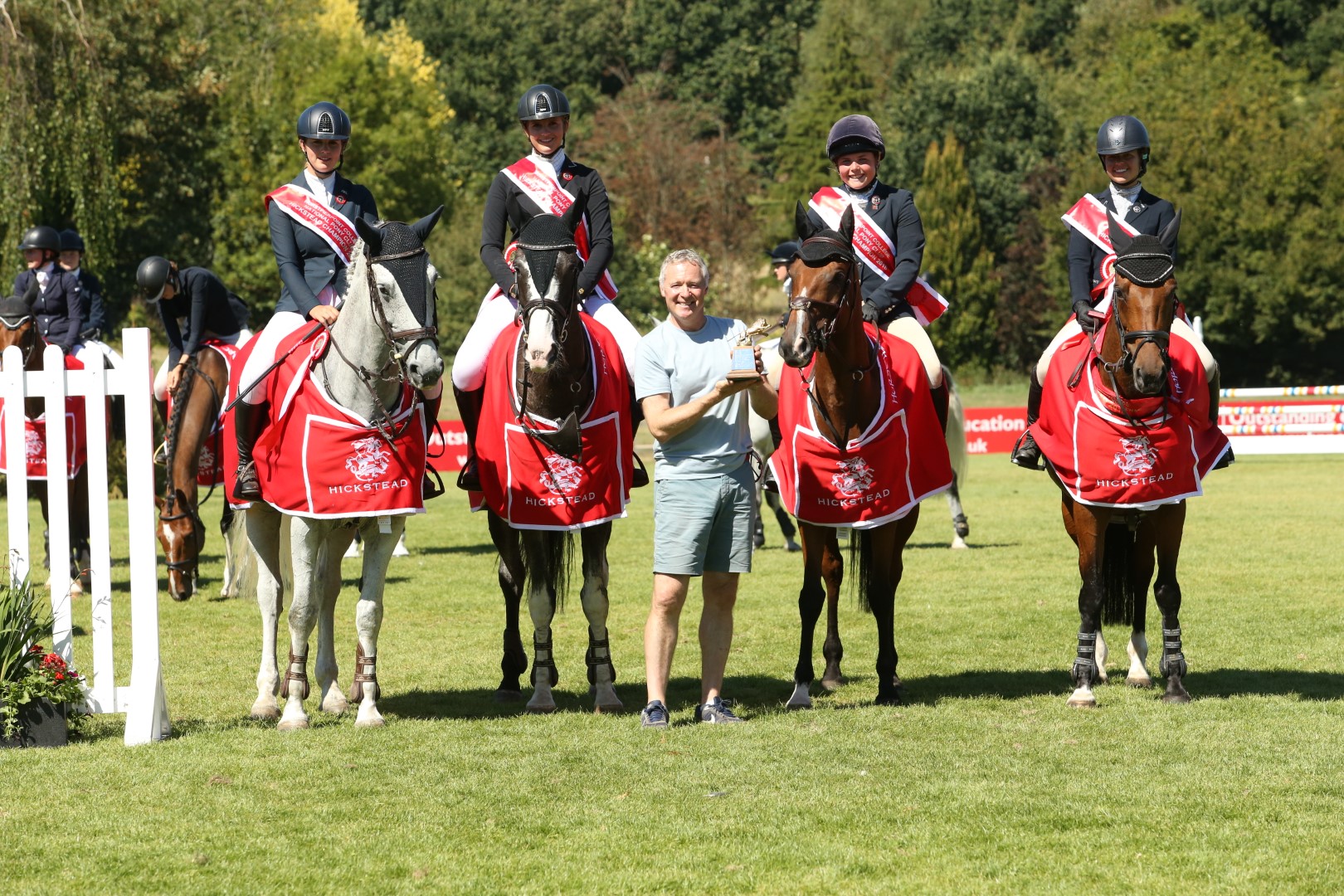 Pony Club team (c) Julian Portch (Large).JPG
