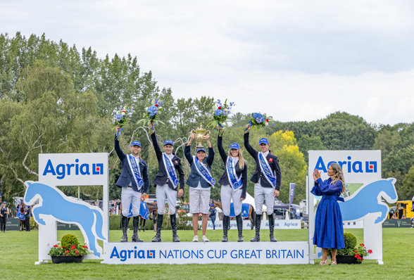 LOW RES_TEAM GB_PRICE GIVING_ PRESENTATION_NATIONS CUP-7.jpg