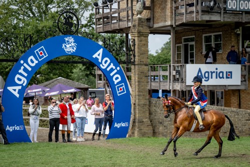 Isabella Walker And Stoneleigh Show Time Helen Cruden (3) (Custom)