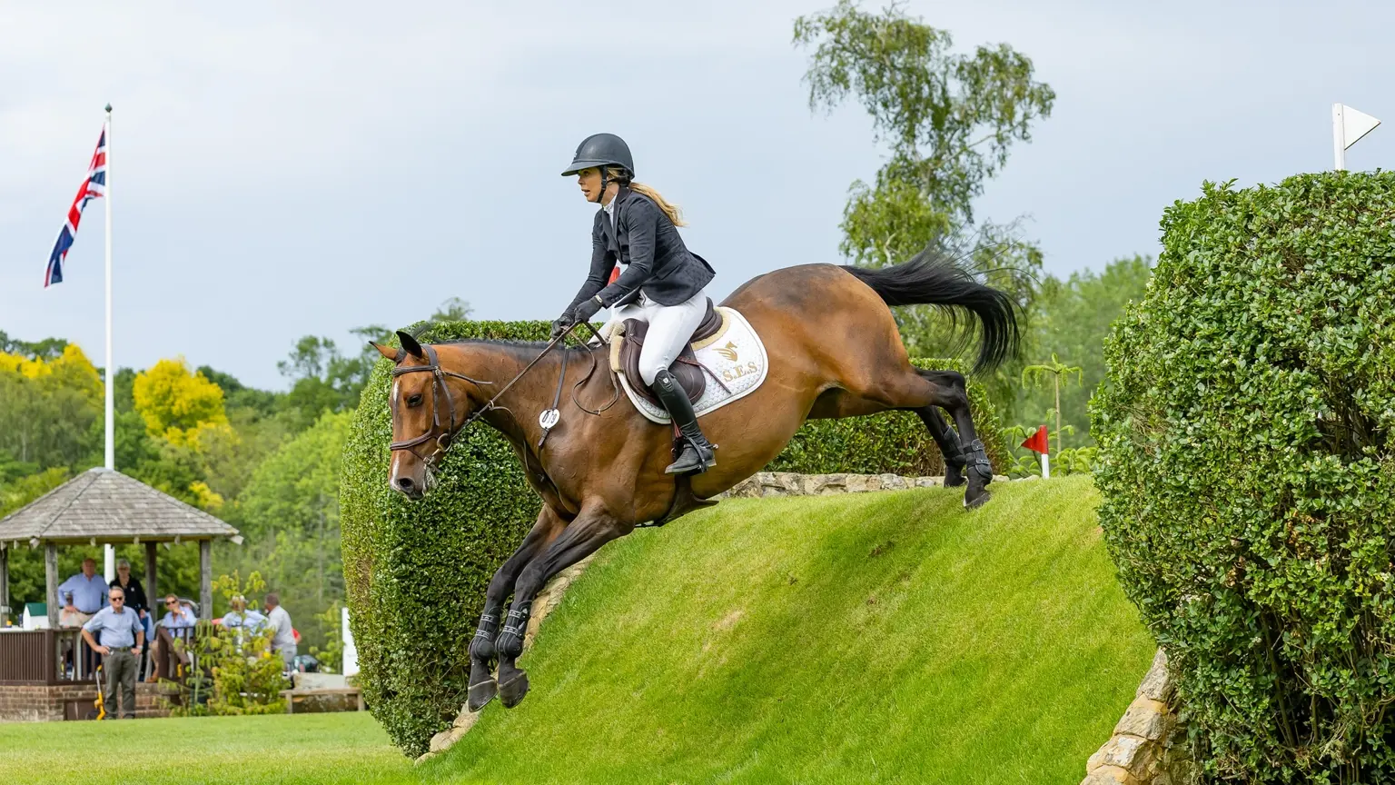 irish-bank-c-boots-and-hooves-photography.jpg